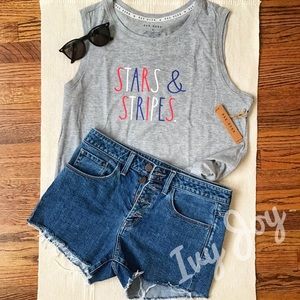 ✨Rae Dunn Gray Stars & Stripes Top Medium NWT✨